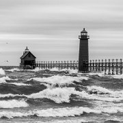 2020-03-29_001761_WTA_5DM4 Grand Haven Lighthouse Waves