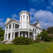 2023-05-12_196764_WTA_R5 The Bailey House in Natchez, Mississippi, is a remarkable architectural gem that carries a fascinating history within its walls. Constructed in 1828, this...