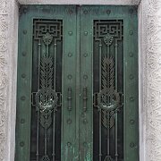 2013-03-16_12-30_16685_WTA_5DM3 The Woodlawn cemetery was established in 1895 and immediately attracted some of the most notable names in the city.The grounds encompass 140 acres (57 ha) and...