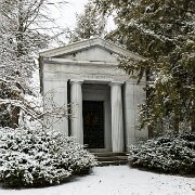 2013-03-16_12-33_16718_WTA_5DM3 The Woodlawn cemetery was established in 1895 and immediately attracted some of the most notable names in the city.The grounds encompass 140 acres (57 ha) and...