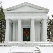 2013-03-16_12-36_16737_WTA_5DM3 The Woodlawn cemetery was established in 1895 and immediately attracted some of the most notable names in the city.The grounds encompass 140 acres (57 ha) and...