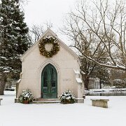 2013-03-16_12-42_16761_WTA_5DM3 The Woodlawn cemetery was established in 1895 and immediately attracted some of the most notable names in the city.The grounds encompass 140 acres (57 ha) and...