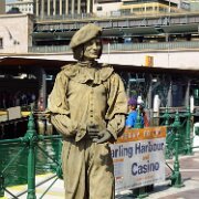 2002-04-13_21-08_0285-WTA-F707 Busker - Sydney Australia